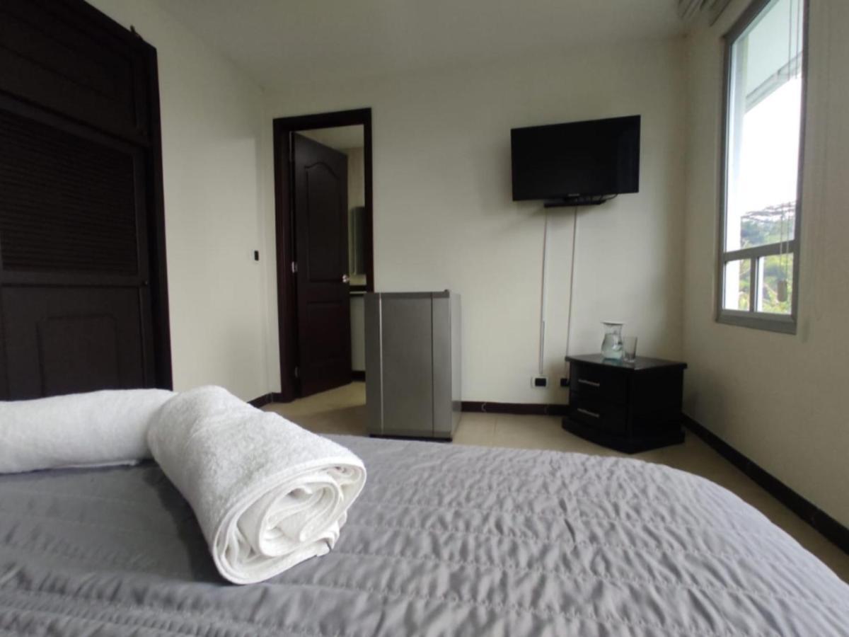 Habitacion Privada En Finca Turistica Hualcala La Mesa  Exteriör bild